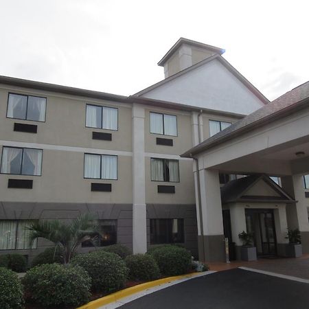 Baymont By Wyndham Columbia Fort Jackson Esterno foto