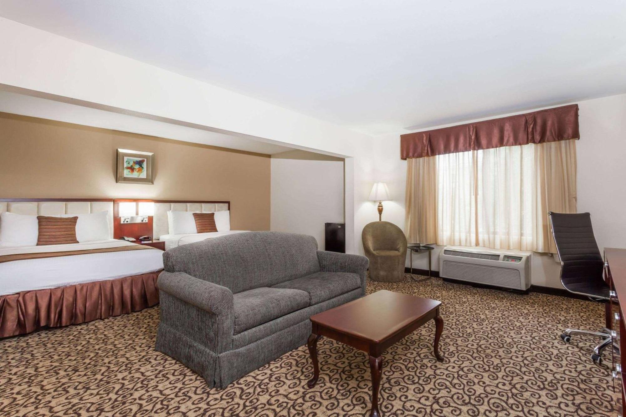 Baymont By Wyndham Columbia Fort Jackson Esterno foto