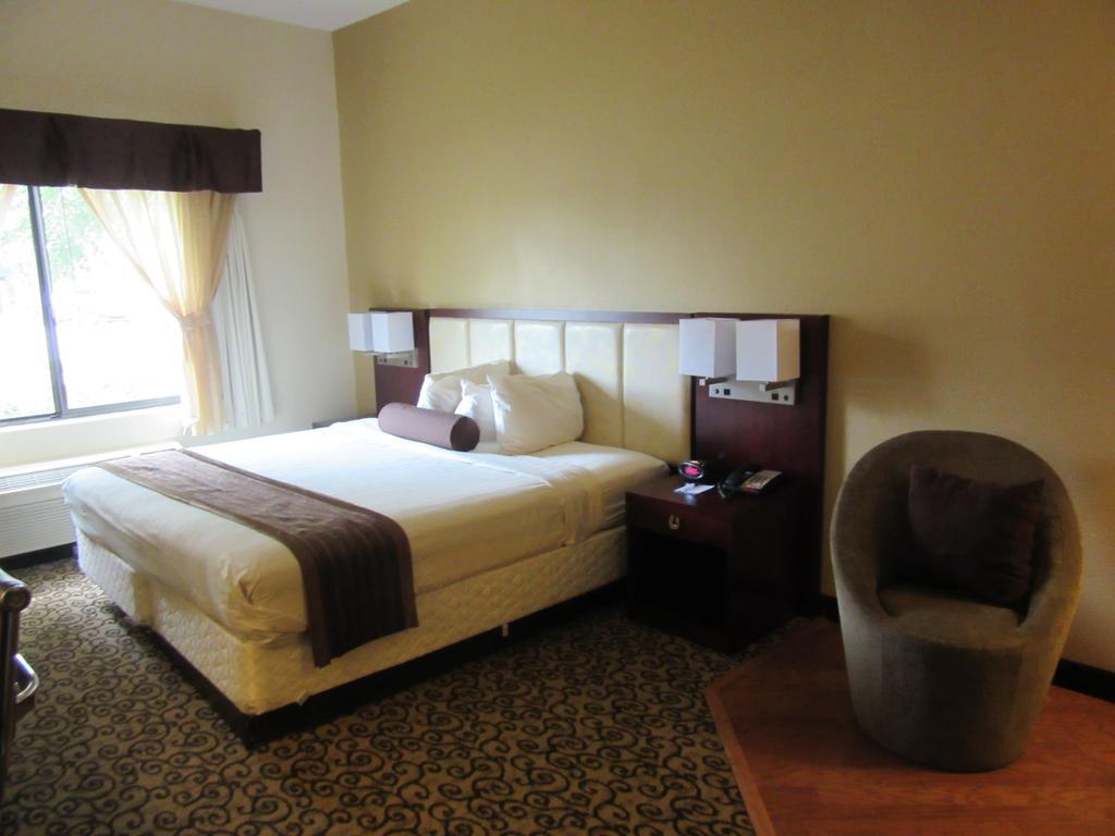 Baymont By Wyndham Columbia Fort Jackson Esterno foto