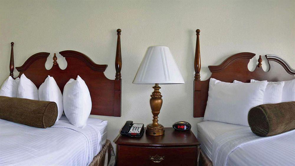 Baymont By Wyndham Columbia Fort Jackson Esterno foto